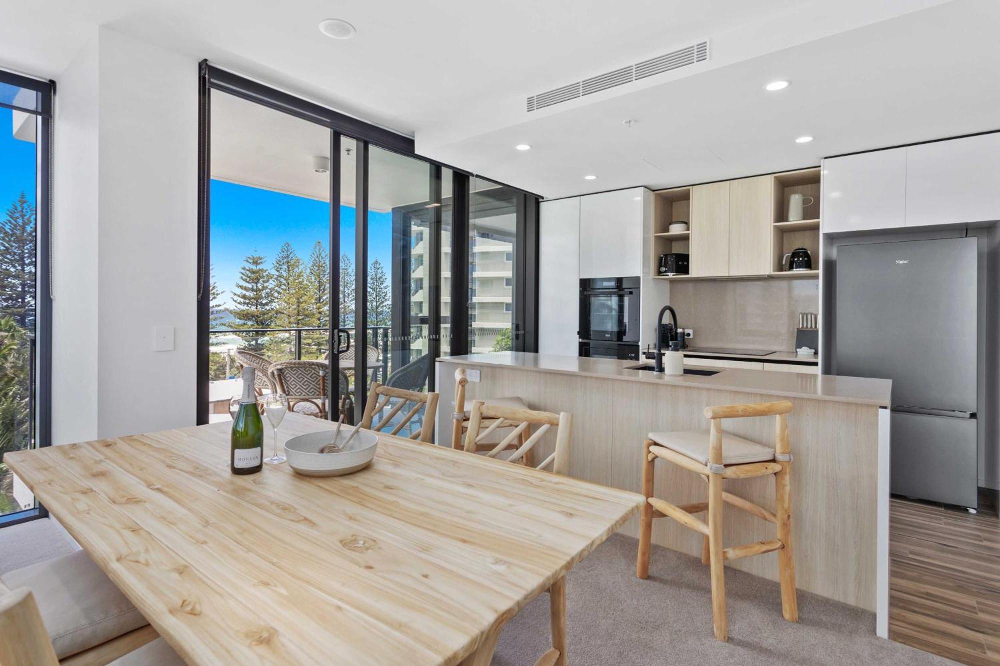 Ocean Views - Sandbar Burleigh Heads Apartment *